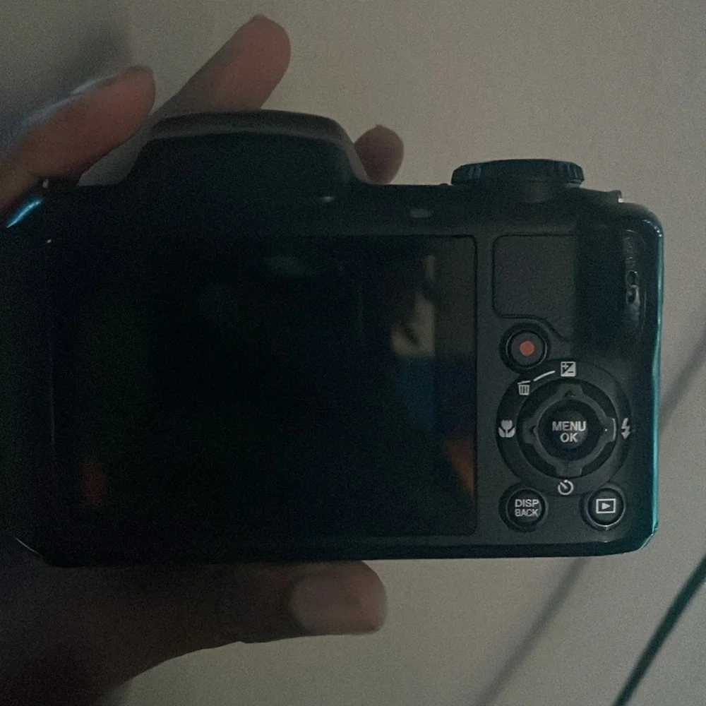 2007 FUJIFILM CAMERA